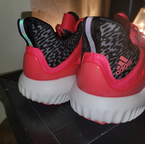 NWT Adidas Alphabounce J Running Shoes Bright Pink w/Cheetah Print in Black/Gray - Picture 2 of 6
